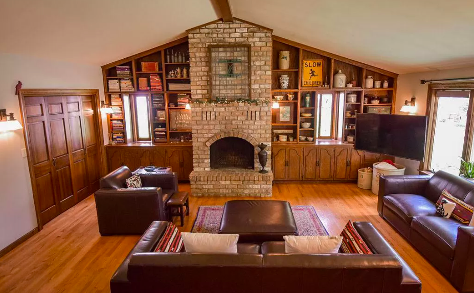 Ellsworth, Wis.. house with fireplace for sale